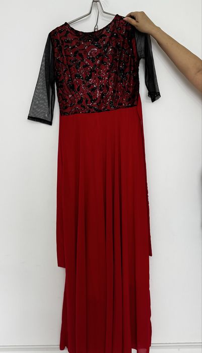 Вечерние женские платья