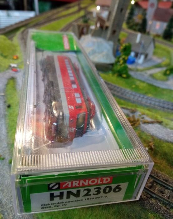 Arnold QBB, cod HN2306, scara N, 9mm
Locomotiva este dotată cu decodor