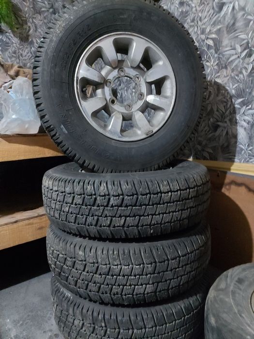 Продам диски с резиной от Делики