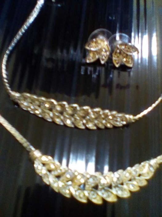 Комплект бужута Колие /брошка