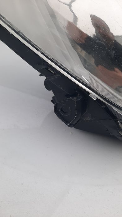 Оригинален десен фар Тойота Ярис фейс  2008-2011г.