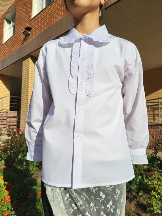 Школьная блузка в наличии