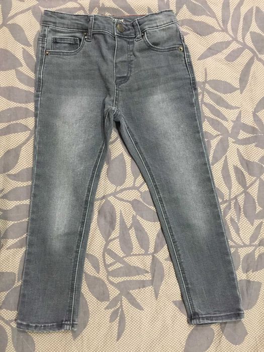 Дрехи за момиче 3-4 години, 104 см. официални рокли, гащеризон, дънки