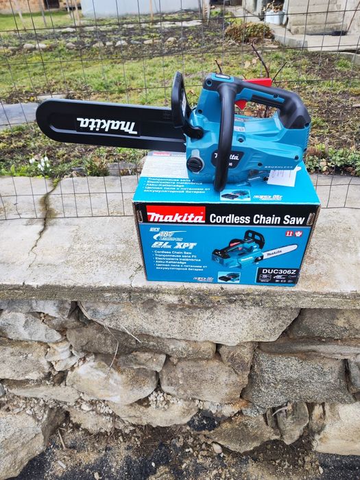 Акумулаторен верижен трион Makita DUC306Z