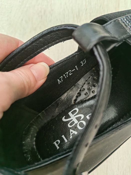 Дамски обувки с нисък ток