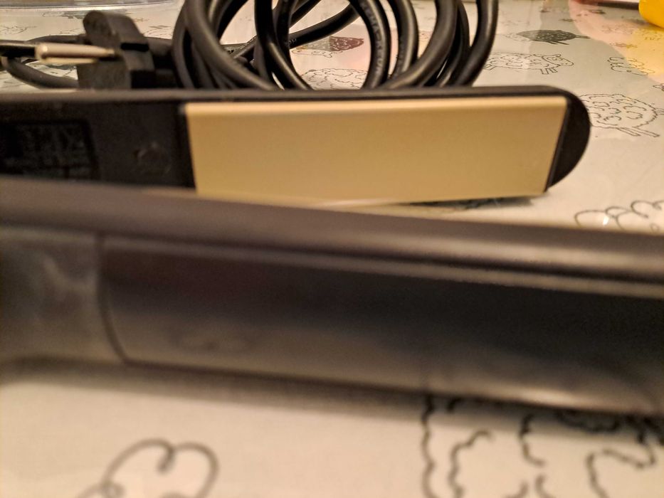 Placa ceramică pentru îndreptat părul Philips