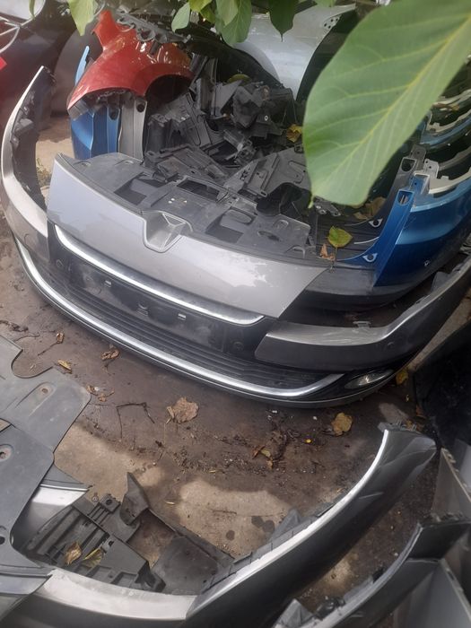 Megane 3 capota facelift si alte piese