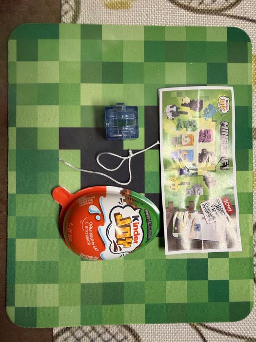 Фигурка kinder joy minecraft