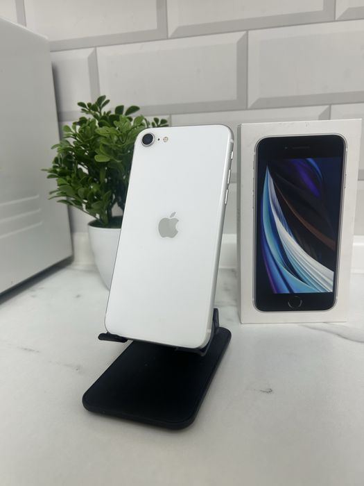 iPhone se 2020 64Гб