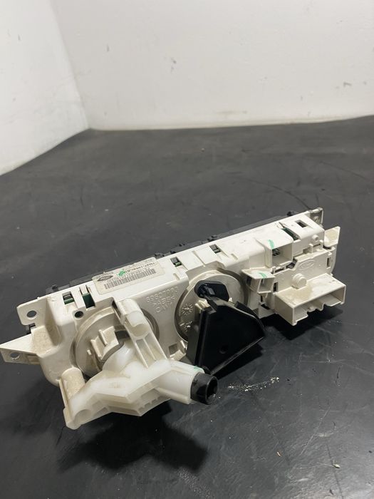 Panou comanda clima AC caldura Ford Focus 2 1.6 TDCI 1.8 Tdci 2.0 TDCI