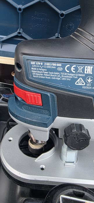 Freză bosch 12v 8