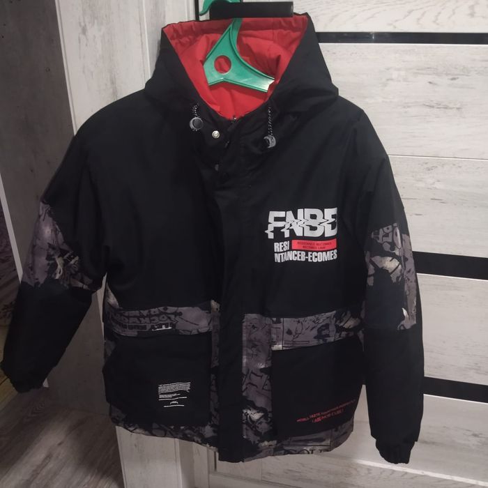 Продам куртки на мальчика