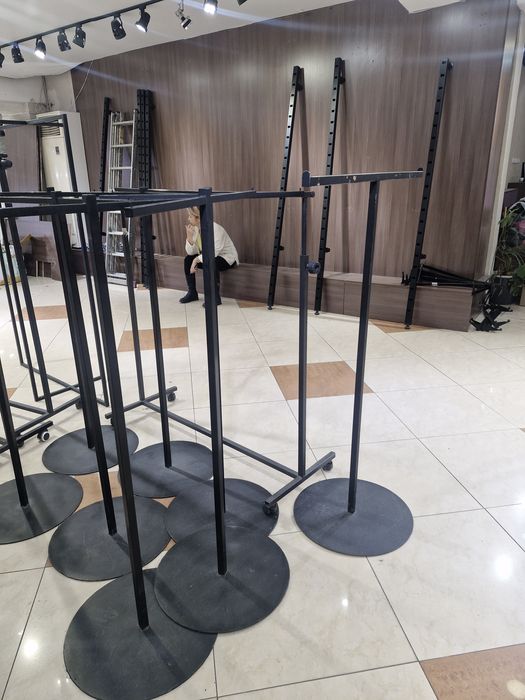 Продам рейлы для магазина одежды