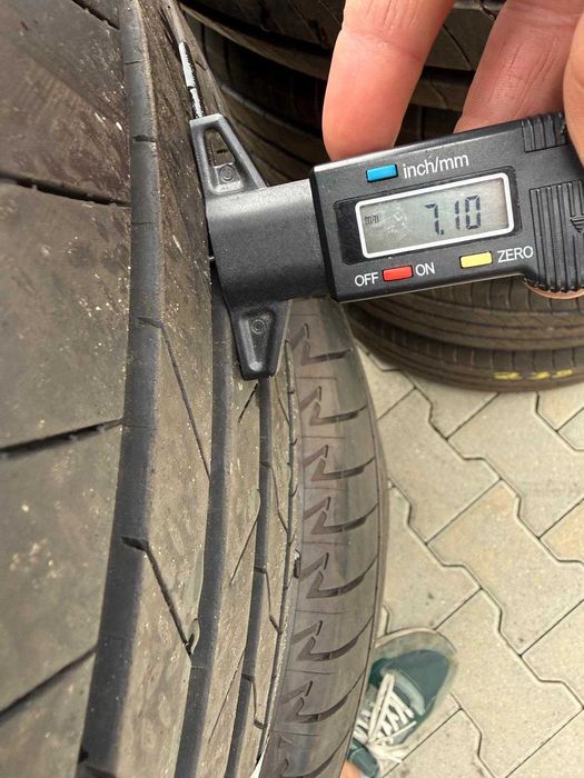 235 50 R20 vara, Bridgestone