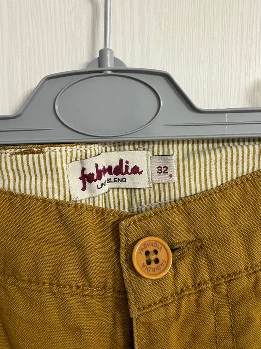 Pantaloni culoare kaki/ mustar, marimea 32