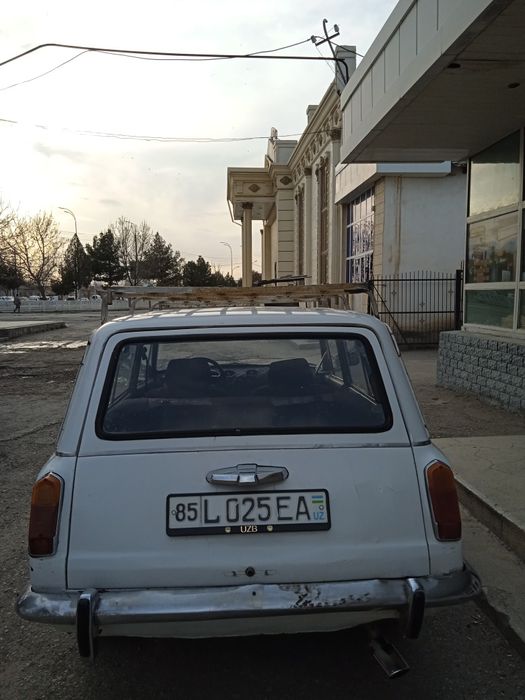 Juguli 2102 polna asvejet qilingan propan baloni bor. 4 ta  balon