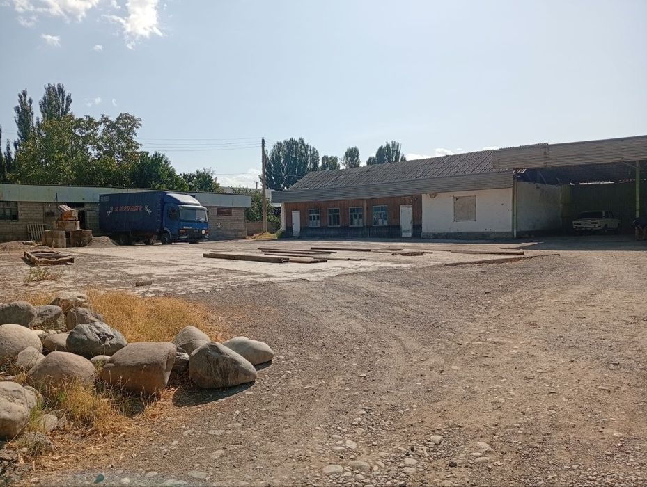 Qoshqorgon da 20 sotikli no turar bino sotiladi