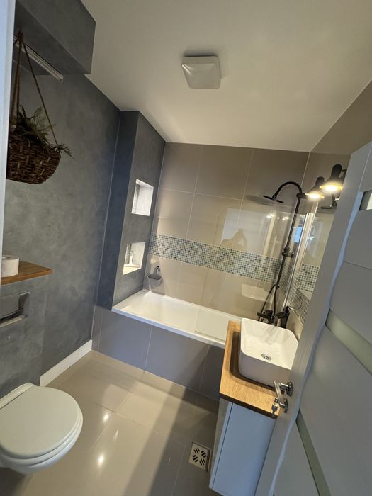 Inchiriez apartament Floresti