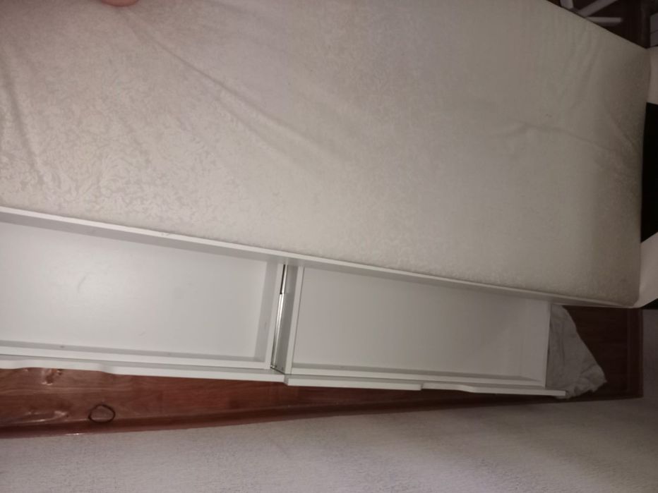 кровать  продаюю