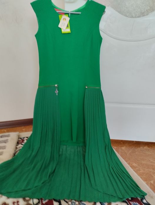 Продается вечерние платья