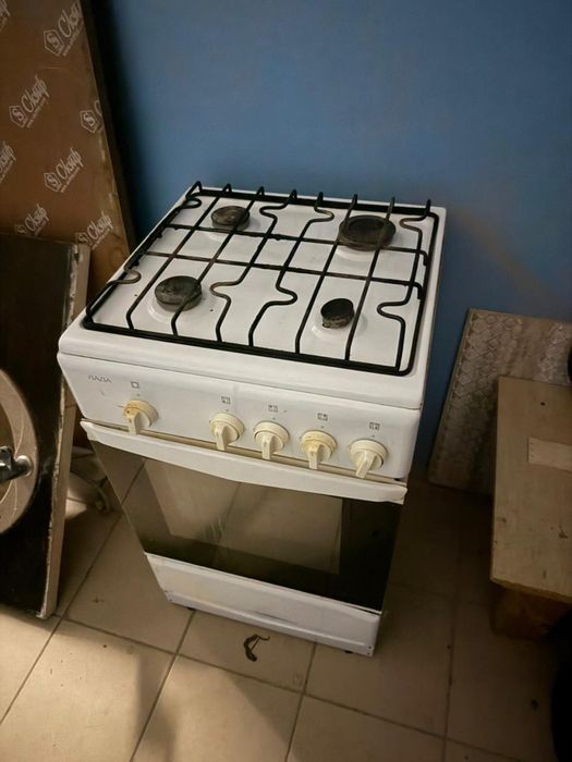 Продам газовую плиту