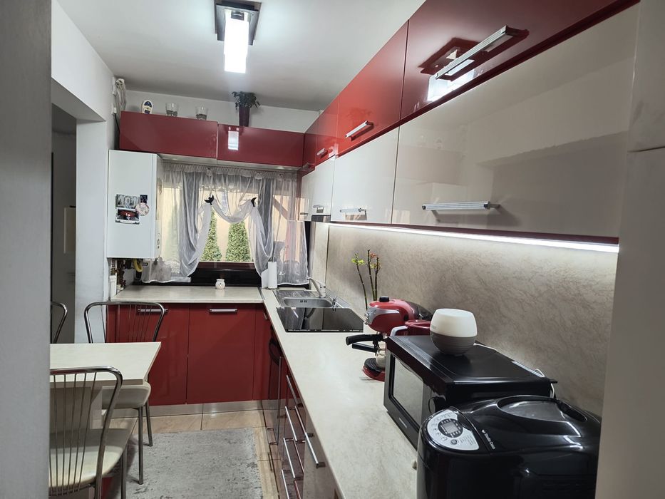 Vand mobila de bucatarie