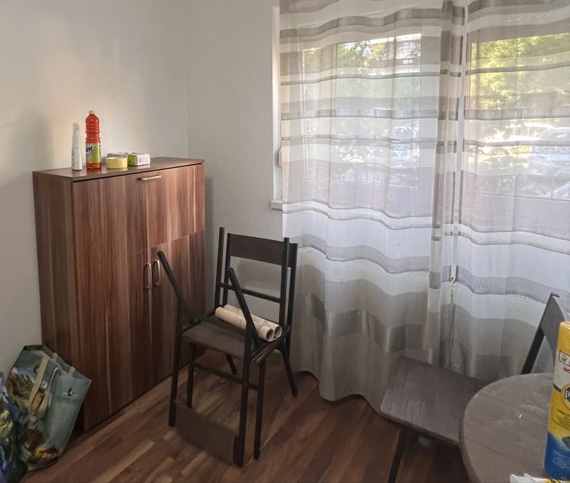 Mobilă + electrocasnice + pat, pachet complet