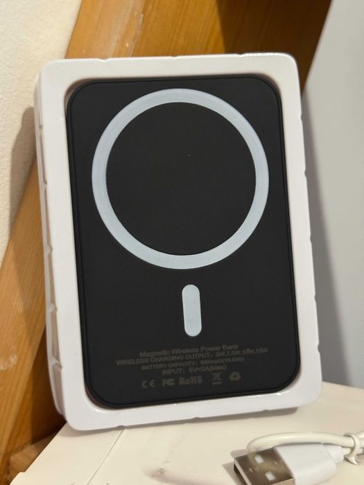 Baterie externă 5000mAh MagSafe neagra, încărcare wireless, USB-C, cablu de încărcare, nouă