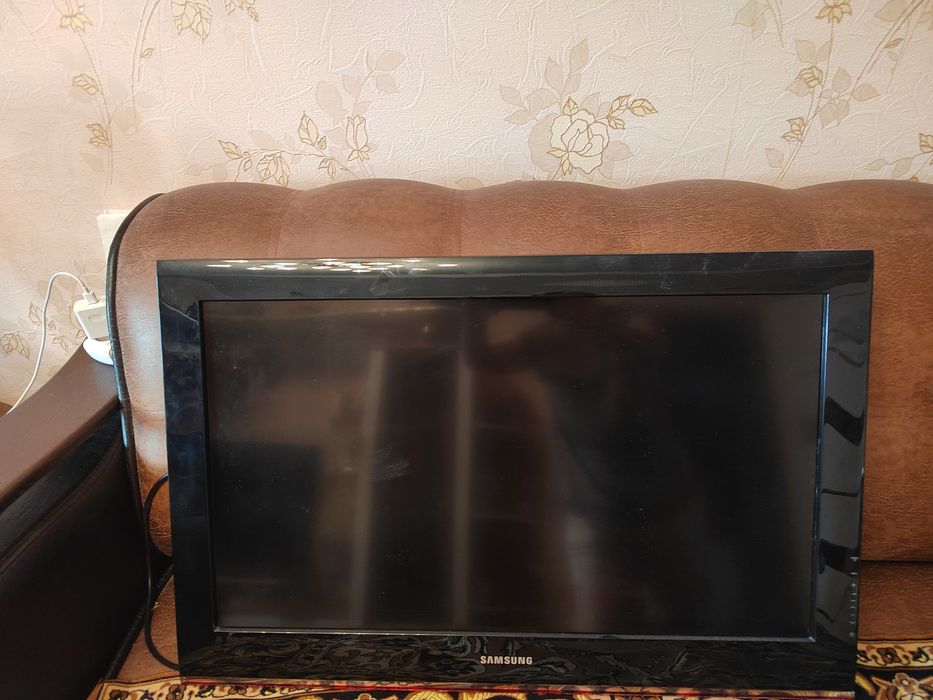 Продам телевизор Samsung 15 тыс.