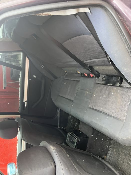 piese bmw 320 d 150 cp far xenon facelift