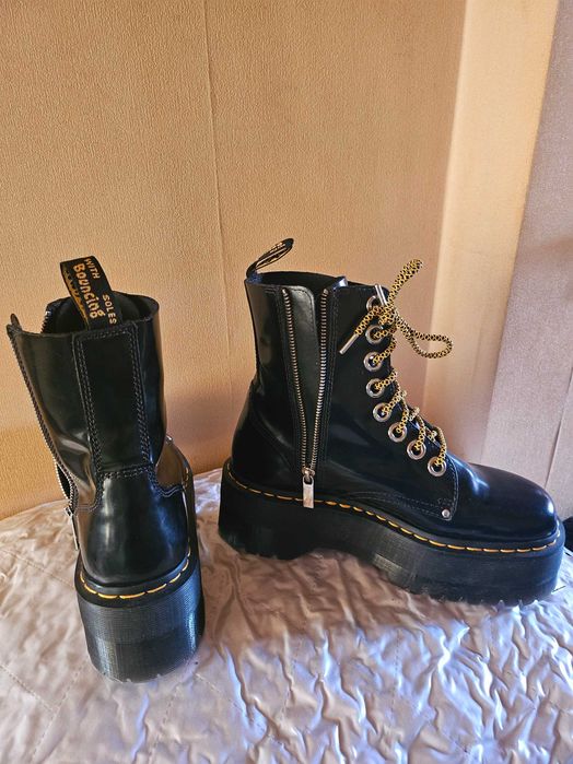 Кубинки Dr. Martens