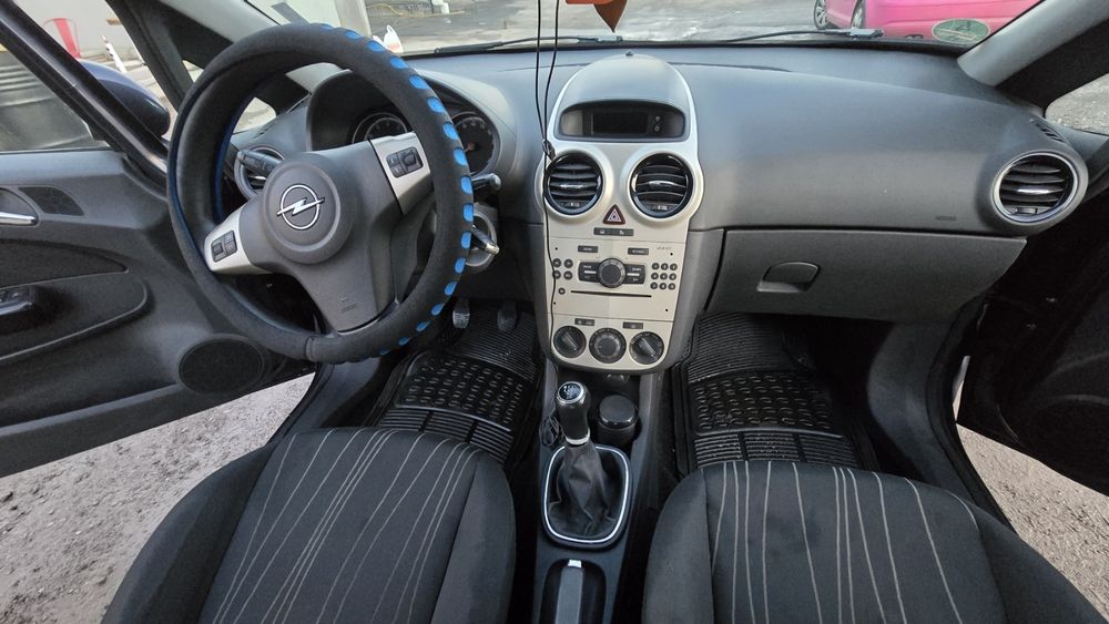 OPEL CORSA 1.2 бензин 2008