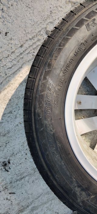 Janta cu cauciuc Volkswagen  T6/T5 Caravelle
