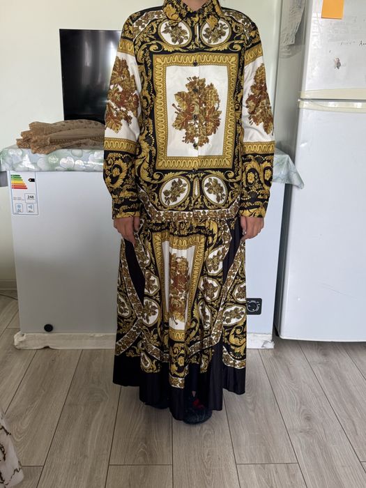 Двойка под Versace.