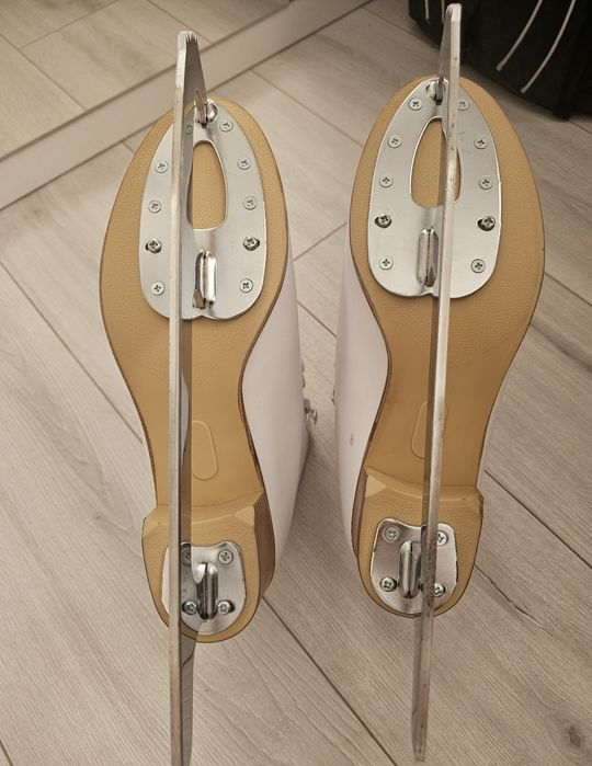 Продам фигурные коньки Jackson 500