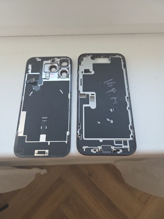 Carcasa capac iphone 16 Pro Max