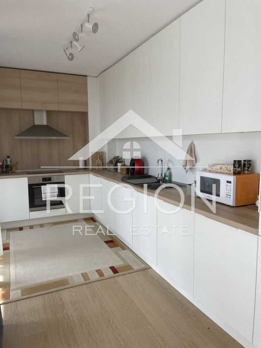 Дава се под наем Тристаен апартамент в Варна, Бриз - 110 кв.м за 1000 € - Снимка #1