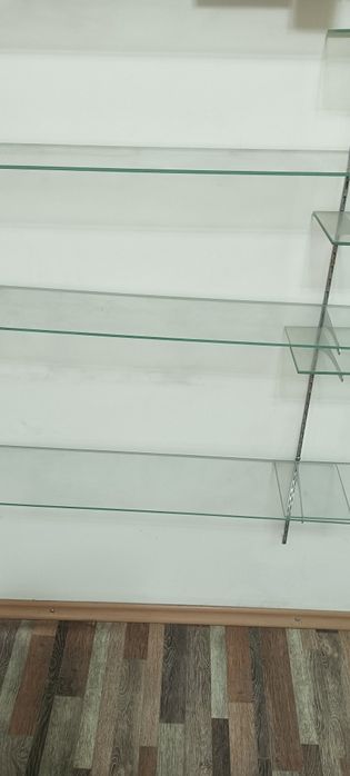 Продам полки стеклянные с кранштейнами