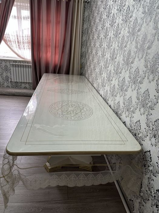 Стол и 12 стульев
