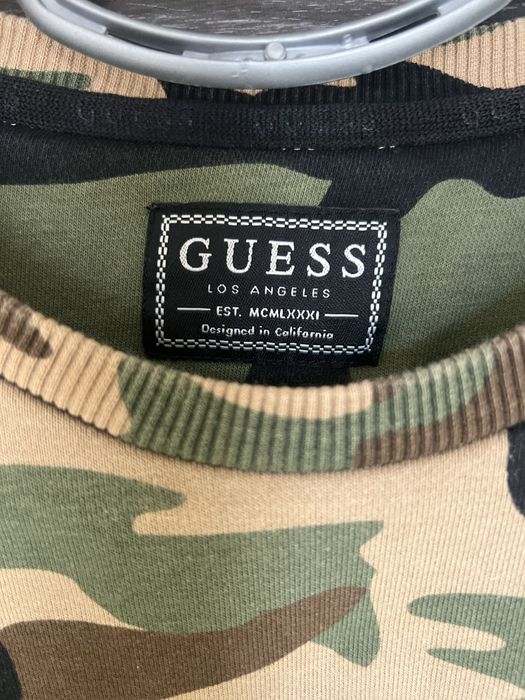 Guess - камуфлажна блуза