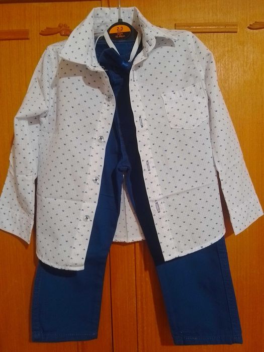 Комплект детски панталон с риза и папийонка