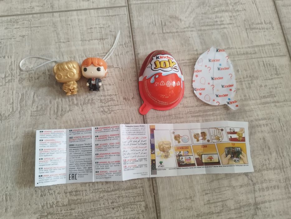 Figurine Kinder Joy 2024 Harry Potter de aur + Ron