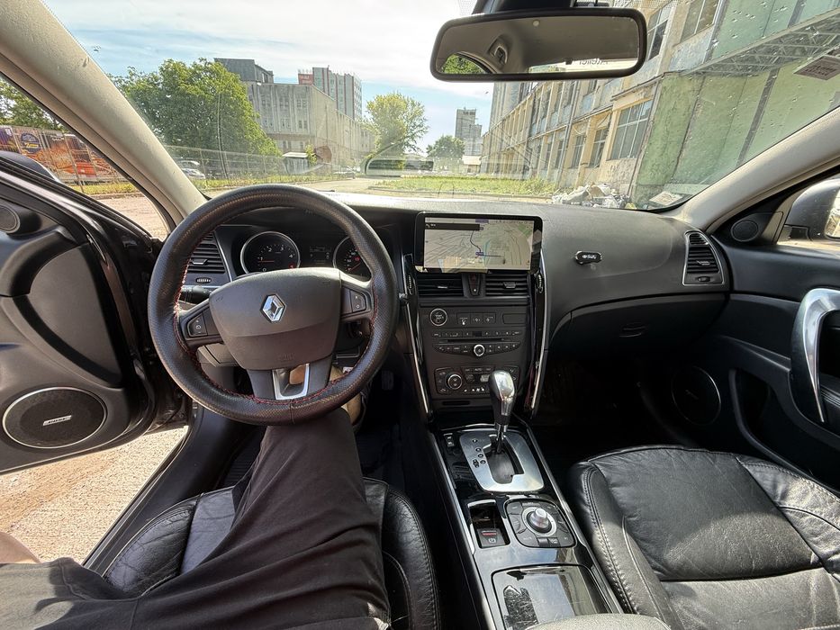 RENAULT Latitude 2011 — imagine 5