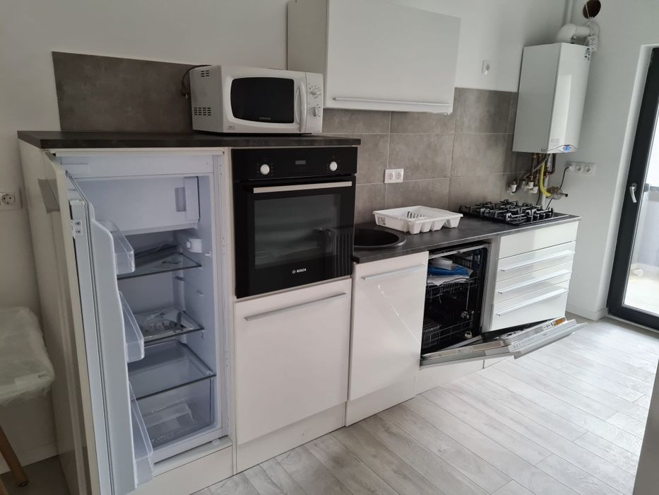 2 cam, U.M. Giroc, Rodia Residence, proprietar