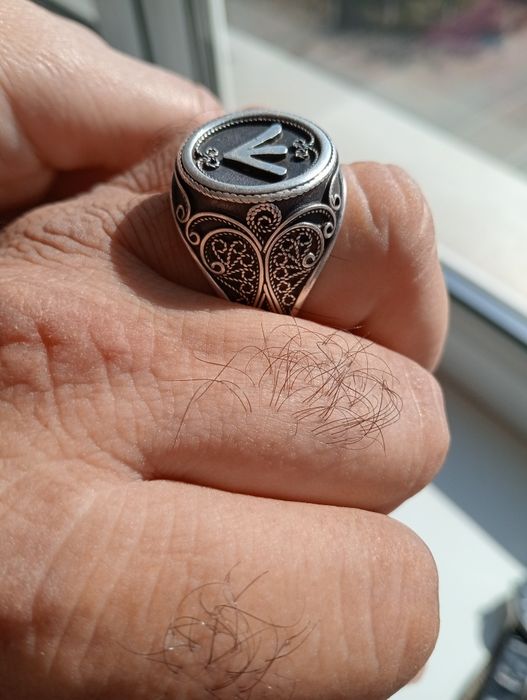 Продам серебренныи кольцо для мужчинь