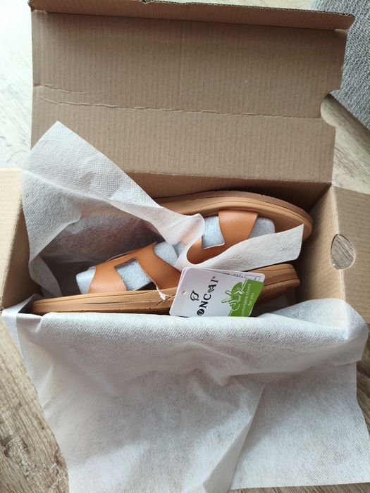 ONCAI Șlapi pentru femei, mărimea 37 EU noi in cutie