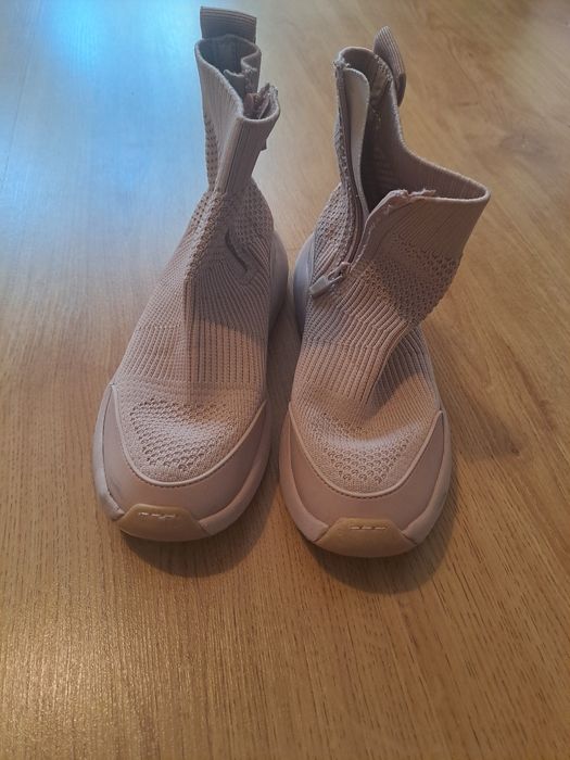 Ghete fetite zara 32