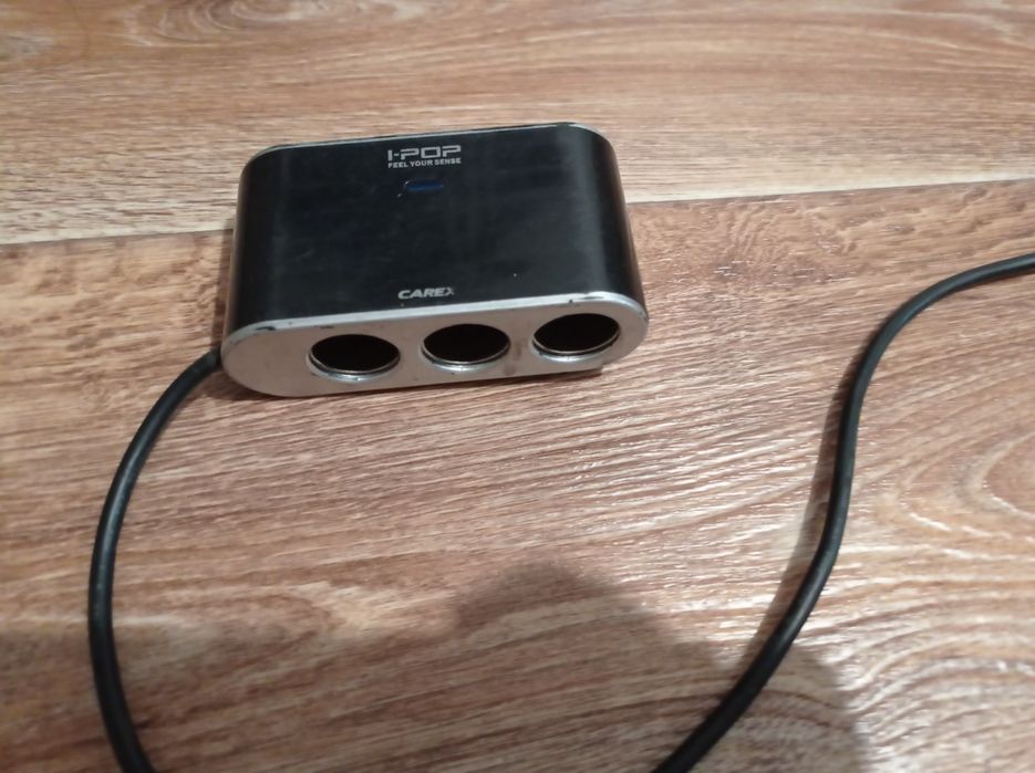 Продам зарядку в машину