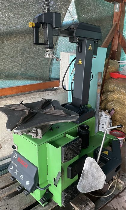 Машина за монтаж/демонтаж на гуми Bosch