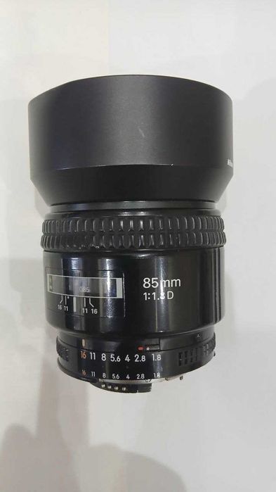 Объектив Nikon AF Nikkor 85mm f/1.8D + Sigma 17-50mm f/2.8